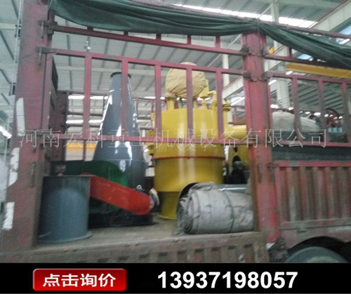 发往广西鸡粪烘干机装货现场